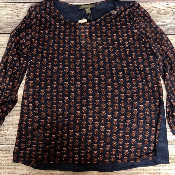 Tommy Bahama Navy Print Top - Picture 4 of 7